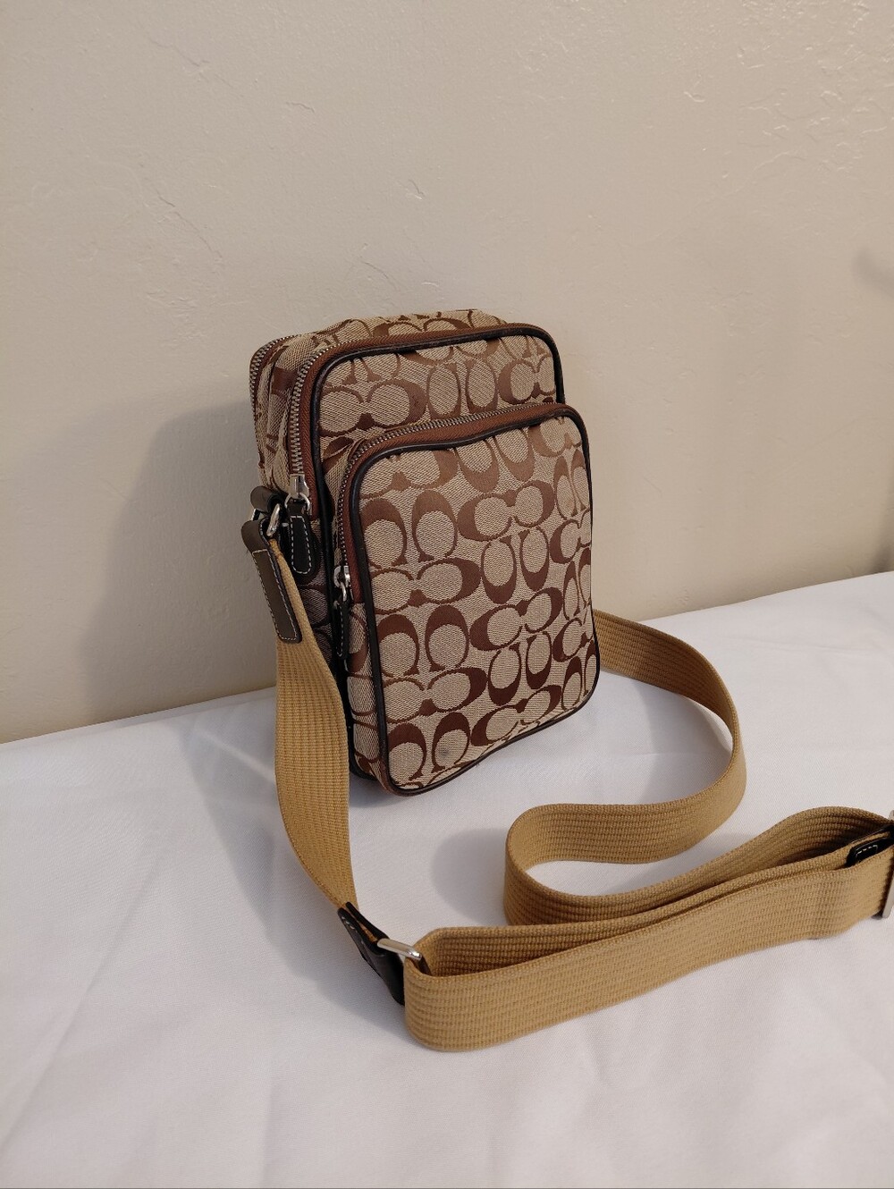 Coach Vintage Signature International Unisex Travel Crossbody Bag # 4270 - Picture 4 of 15